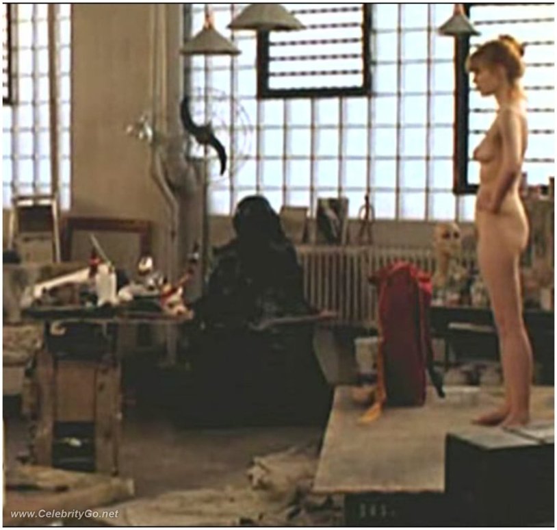 Actress Laura Linny naked