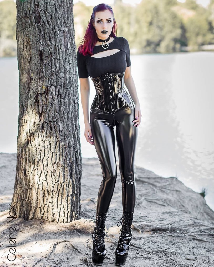Selena Nox latex