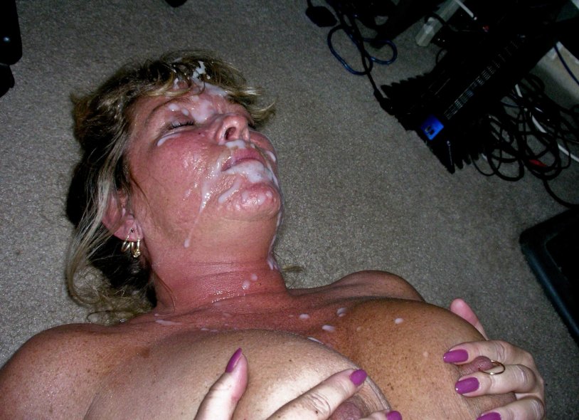Cum on a mature homemade face