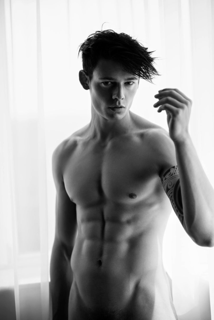 Naked Mario Adrion Unkensored Bananas Ardentes