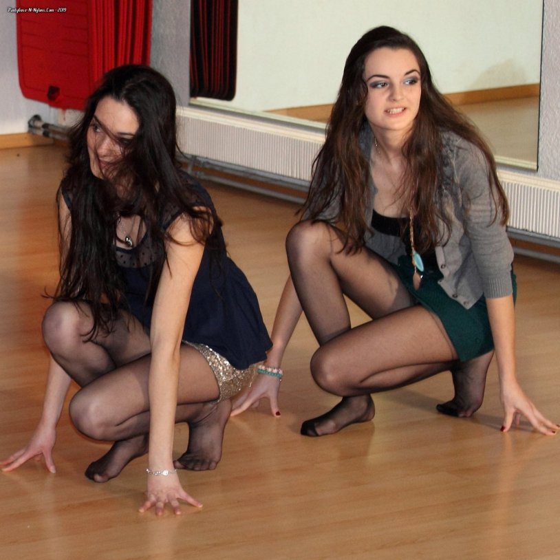 Group of girls in foot pantyhose