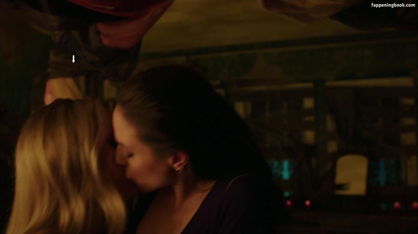 Rachel Skarsten Leaked