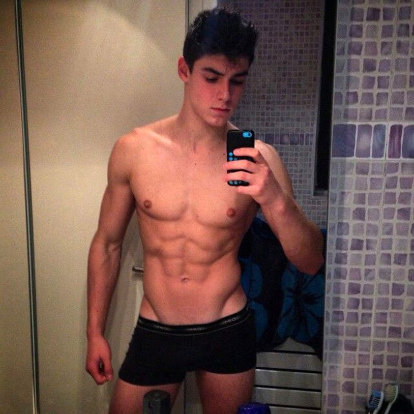 Rafael Miller Selfie Thoros