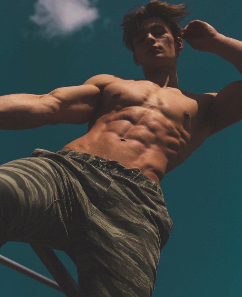 The press of the guy aesthetics