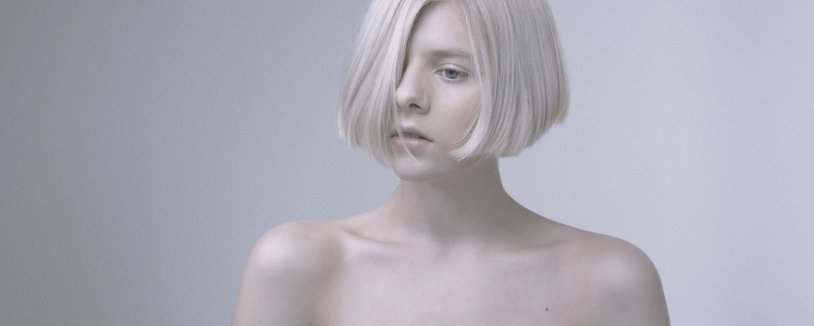 Girl white hair bad face white clothes