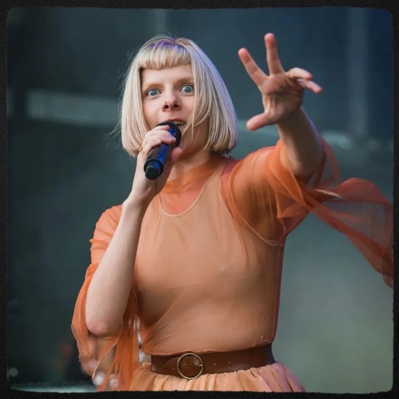 Singer Aurora