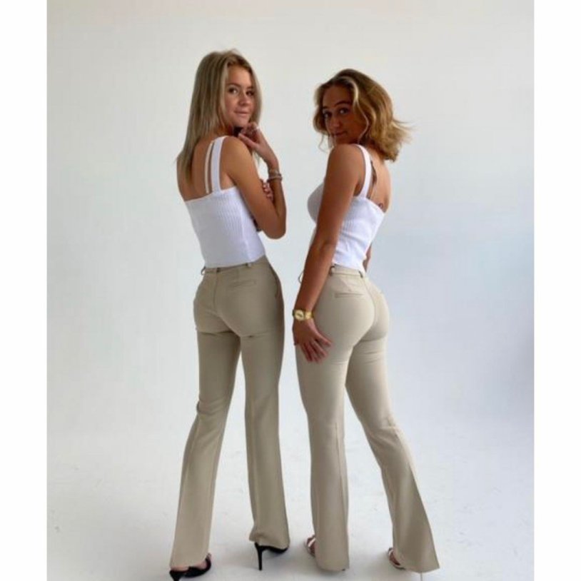 Beige pants flash