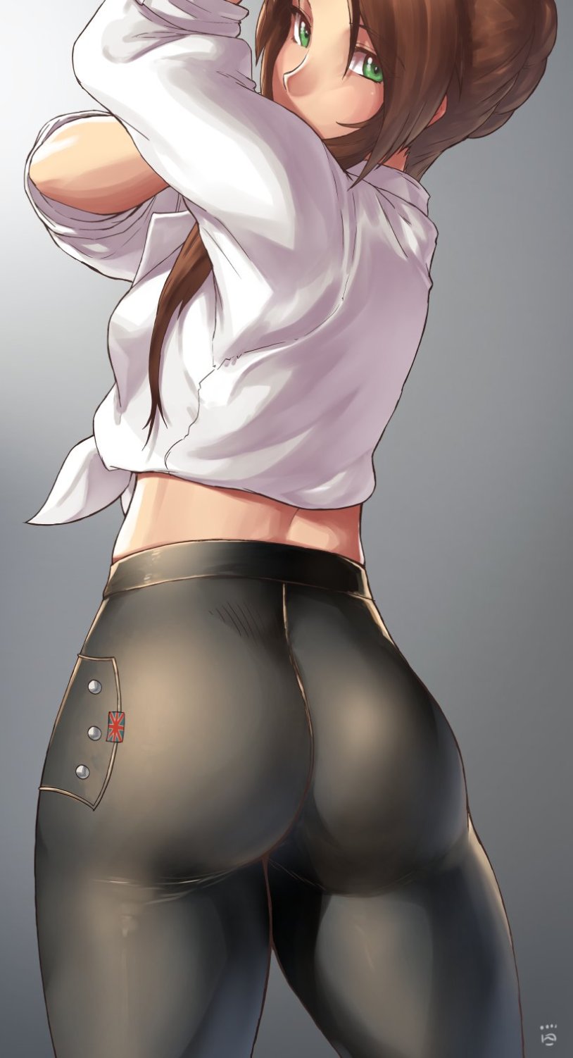 Anime girls in leggings