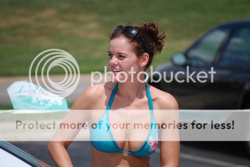 Beautiful Tinki in Candid bikini