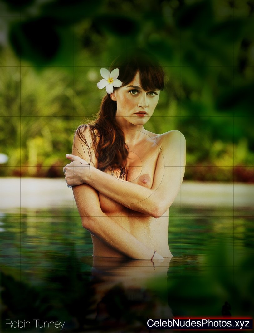 Robin Tunney Hot Photos
