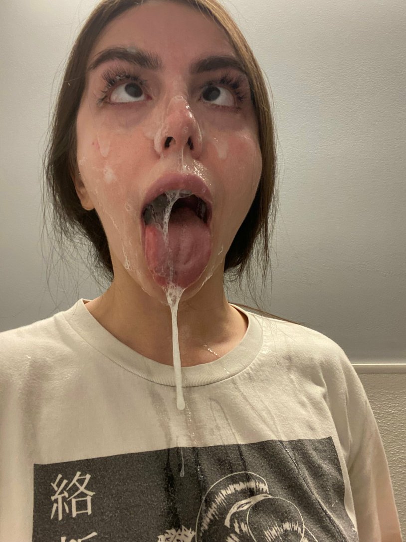 Anna Blossom Selfy Cumshot