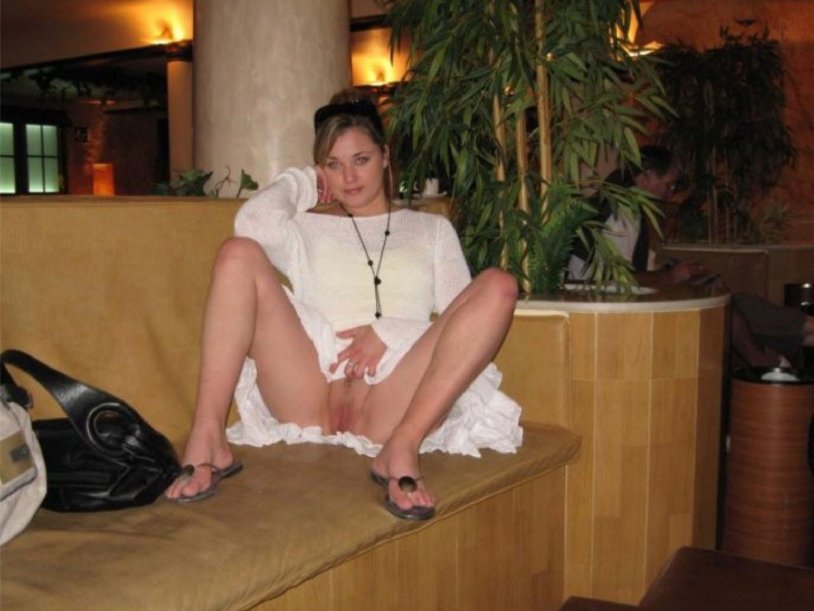 Amateur wife Upskirt Hotel