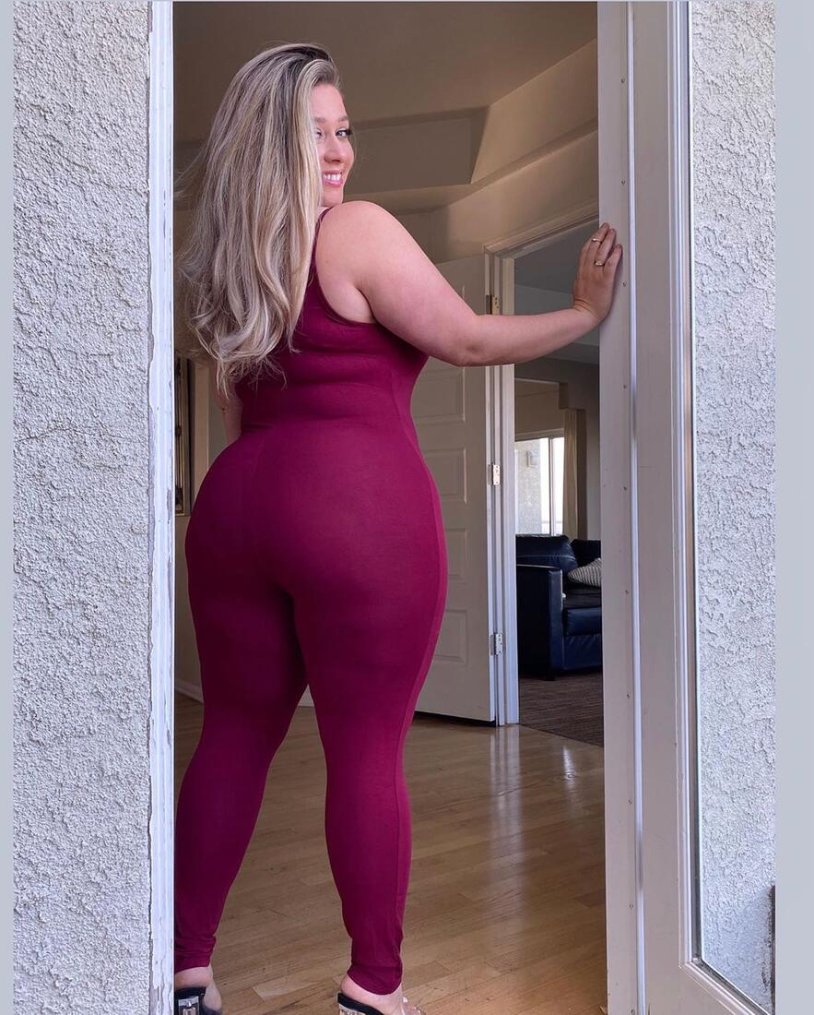 Elana Brian buttocks