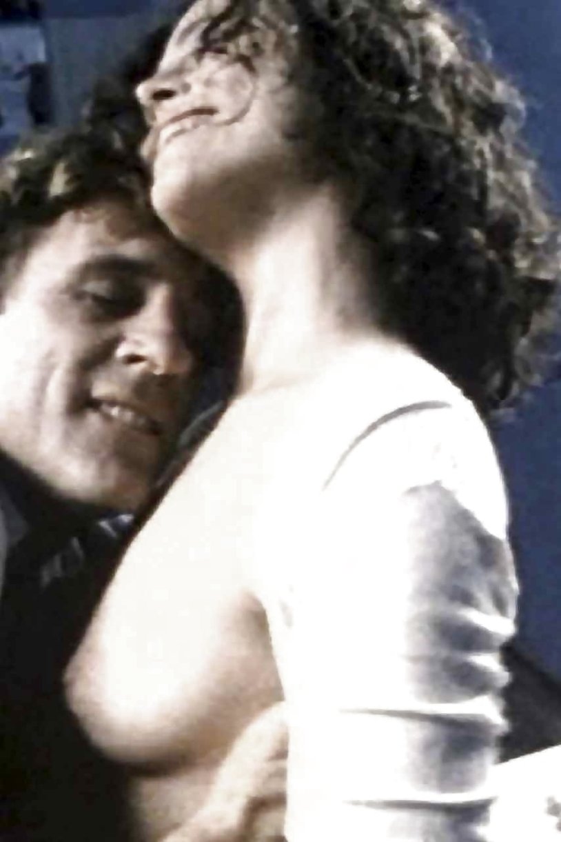 Sigurni Weaver Naked in the Cinema