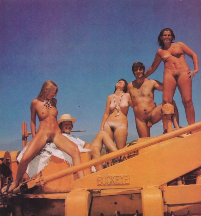 Polynesics retro are naked