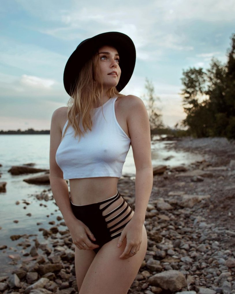 Melanie Baxter Jones Topless