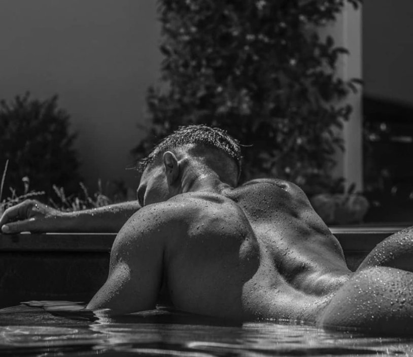 Photoshoot of naked men