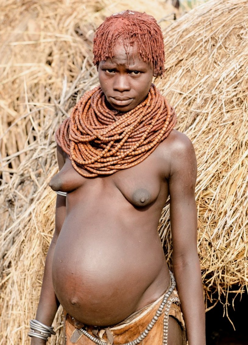 Naked women of African tribes
