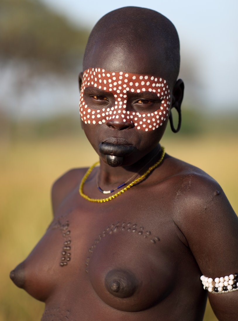 Mursi's tribe women naked