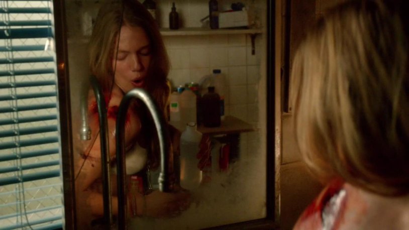 Photo naked Trace Spiridakos