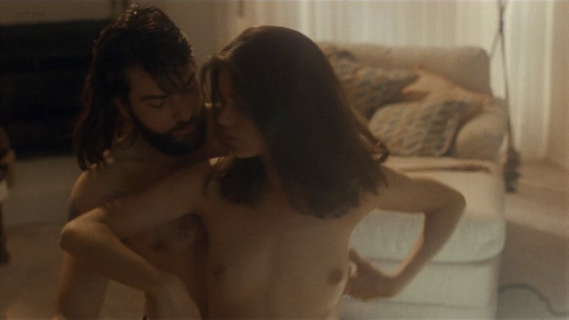 Linda Fiorentino nude