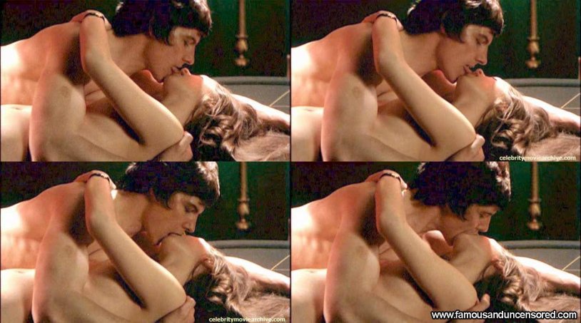 Jami Gertz Legs Spread