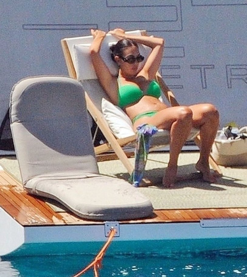 Georgina Rodriguez +18