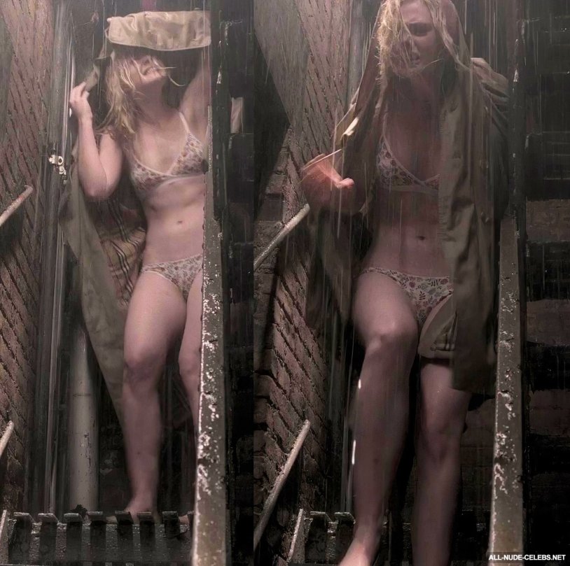El Fanning Naked Great