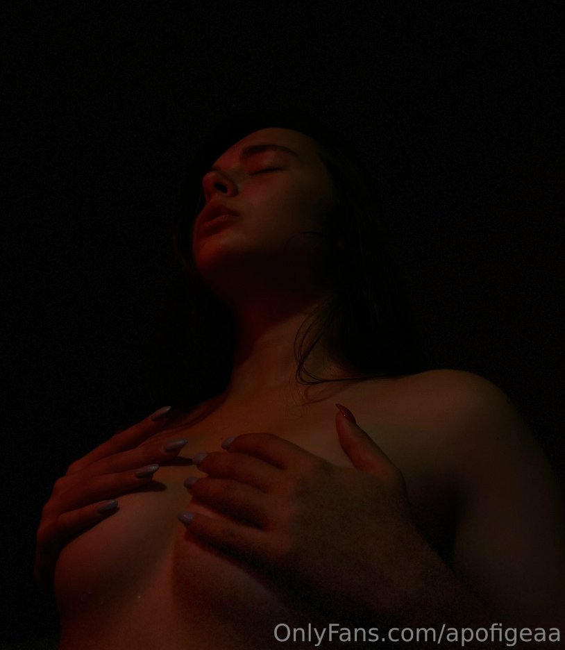 Apofigeaa naked
