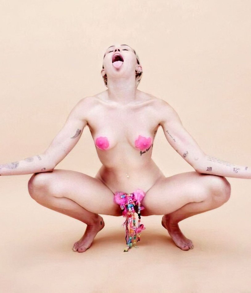 Miley Cyrus naked pisses