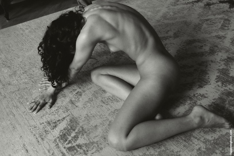 Photos in the style of nude