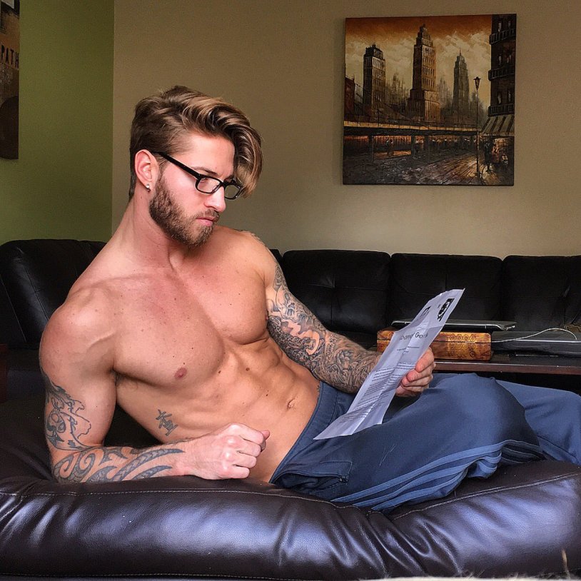 Travis Deslaurier member