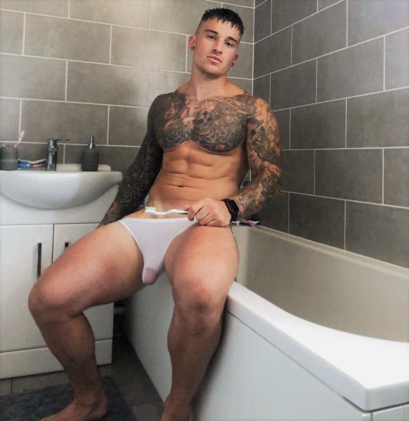 Chris Hatton Onlifans Naked