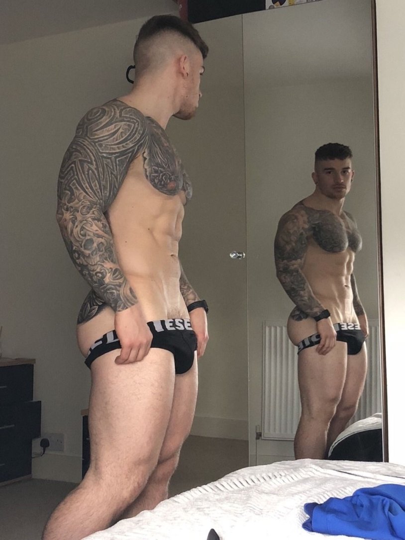 Chris Hatton Naked Ass