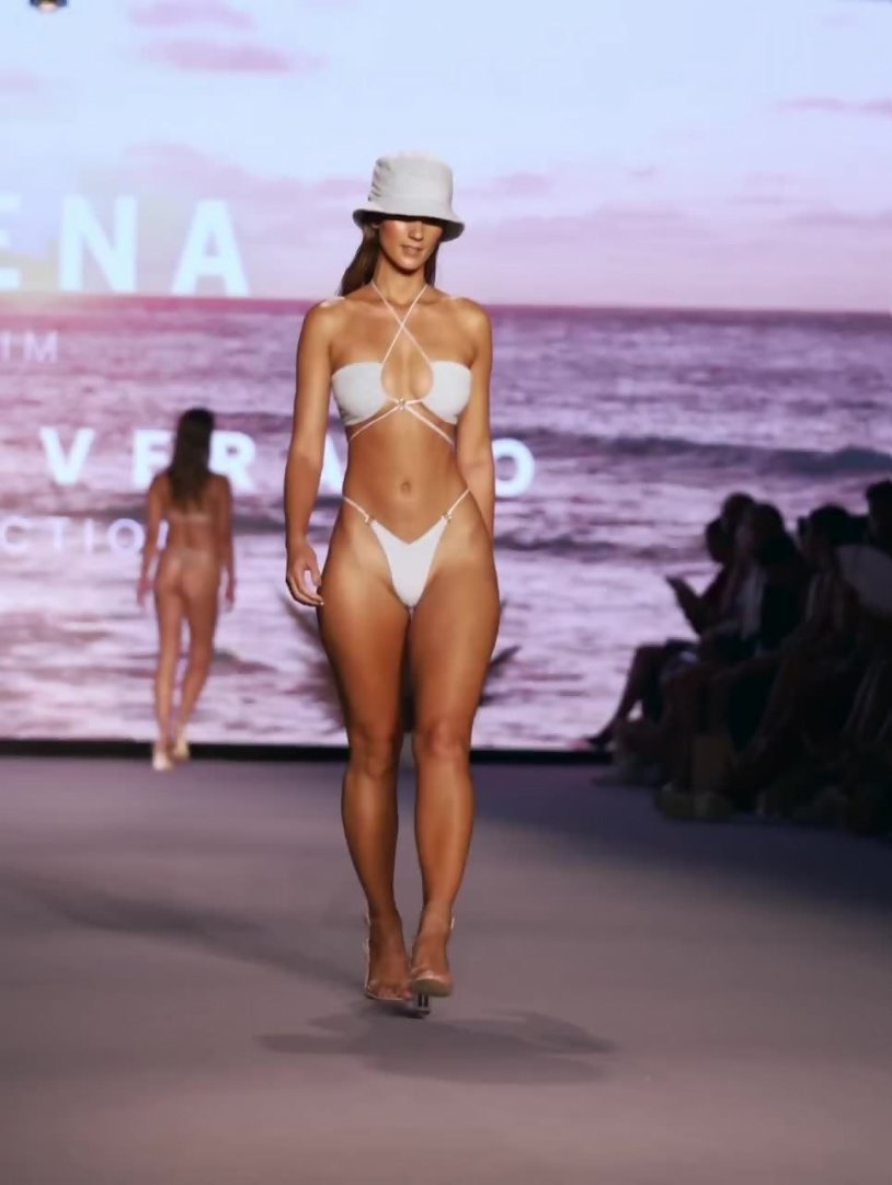 Priscilla Ricart Runway