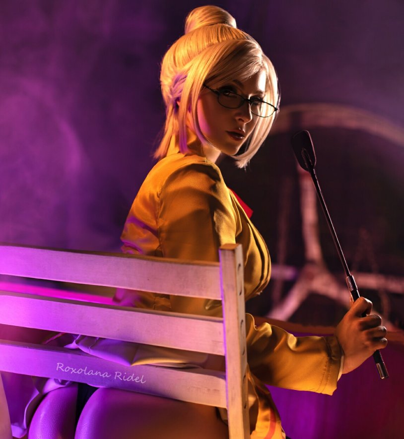 Maiko Shiraki cosplay