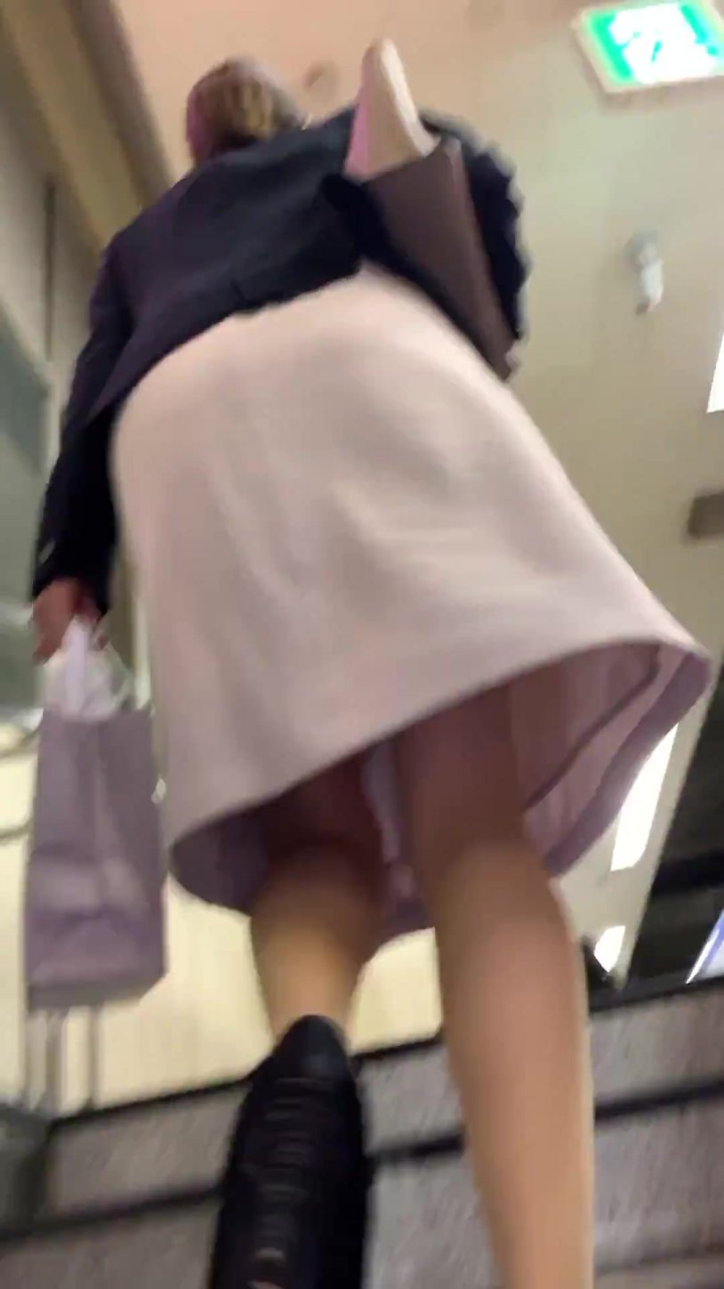 Spied under a skirt in transport