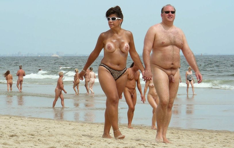 Nudist Couple Brighton Beach England Coccozella