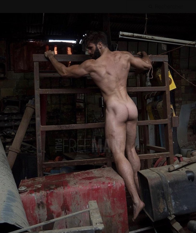 Killian-Belliard Naked without panties