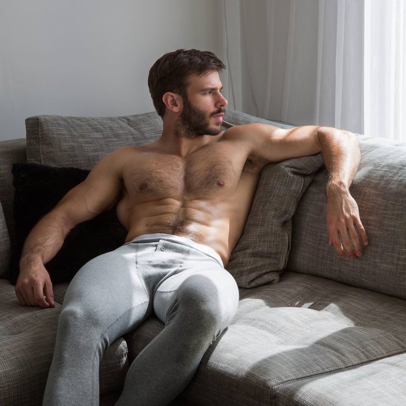 Killian Belliard with a naked beard and his boyfriend