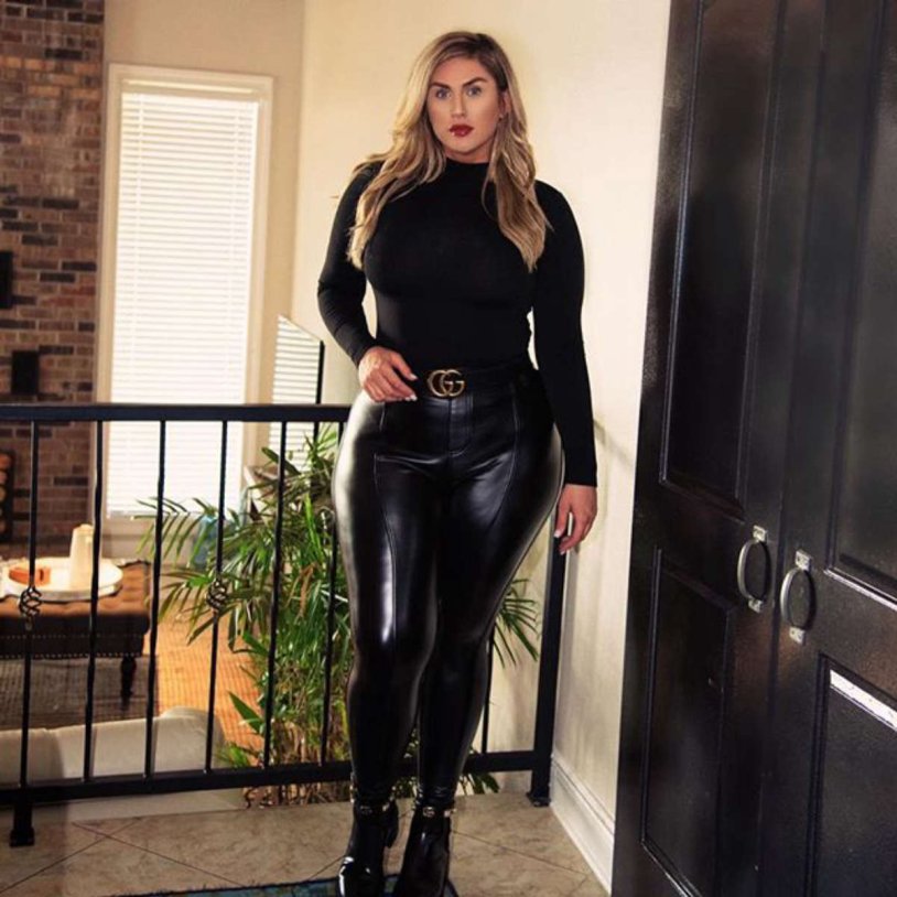 Sophieselfies224 plums