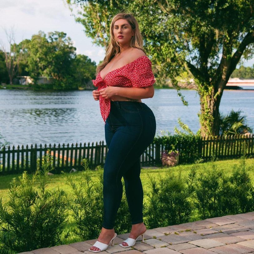 Sophieselfies224 Height weight