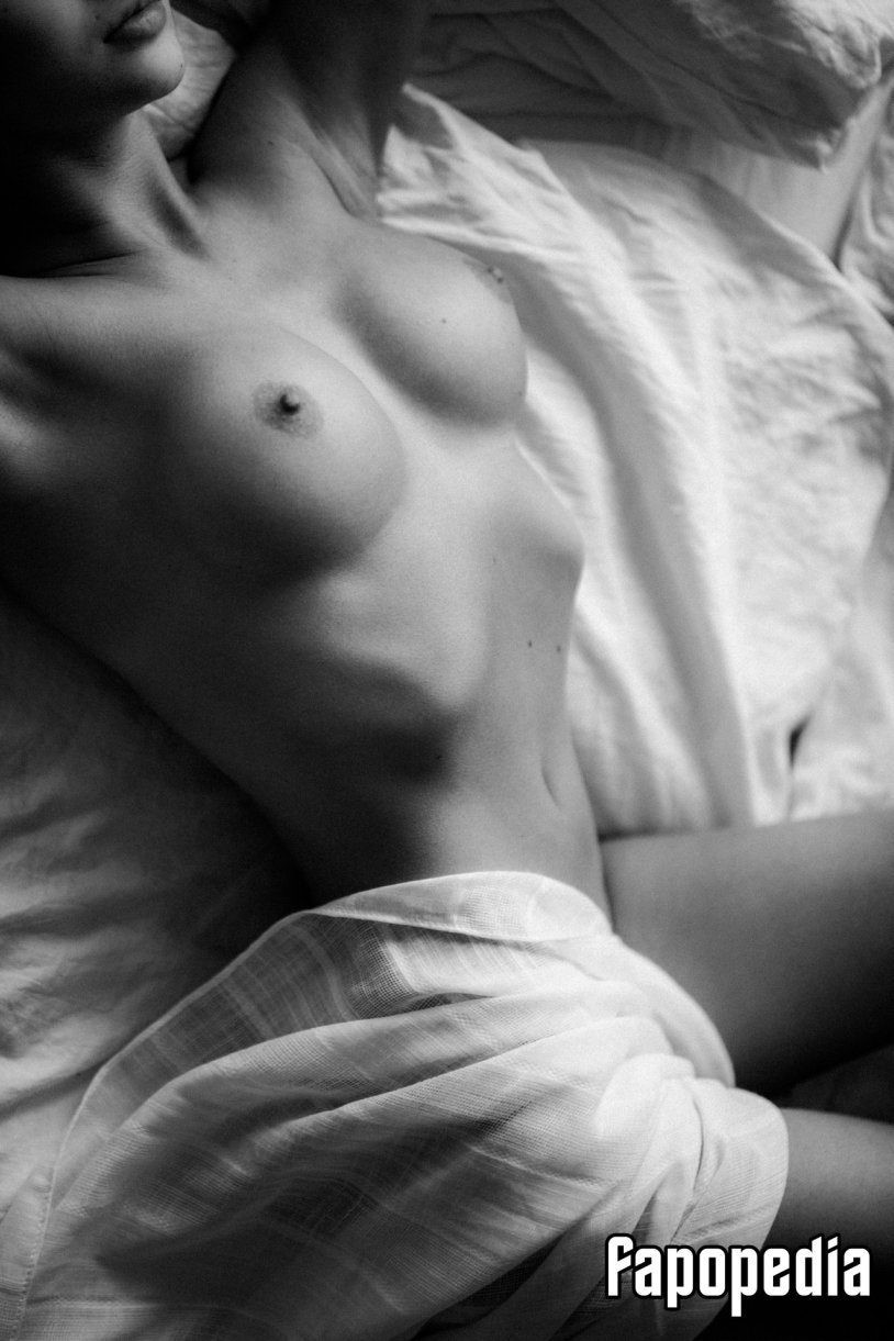 MD: Maria Dyomina PH: Sacha Leyendecker