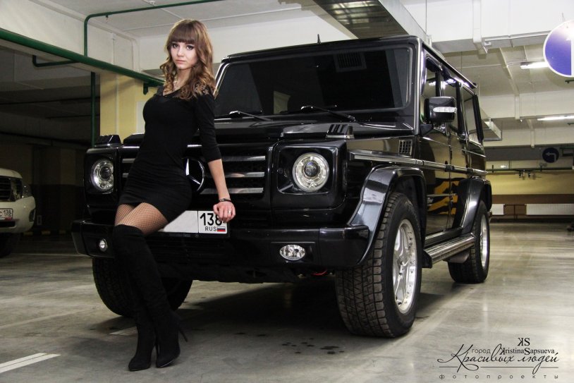 Gelendvagen and girl