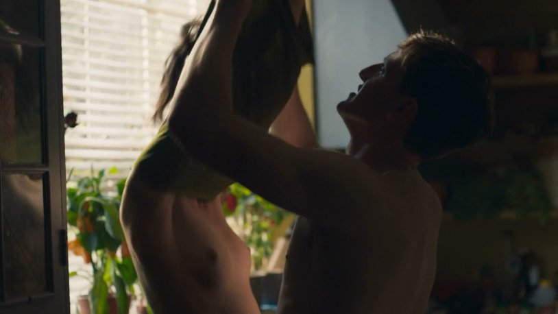 Daisy Edgar-Jones Tits