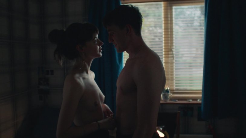 Daisy Edgar-Jones Topless