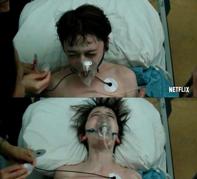 Noah Shnapp with naked torso