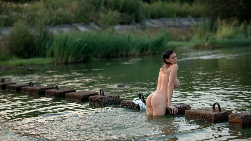 Polina Chevedaeva naked