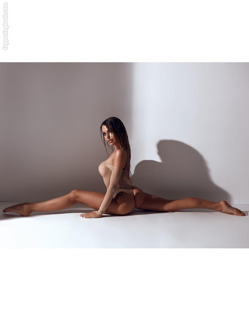 Model Dasha March naked