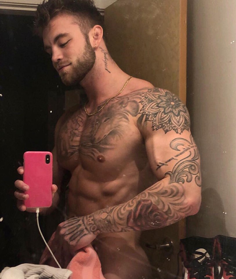 Dustin McNeer - Onlifans -Model. #Dustinmcneer@ngcelebrity